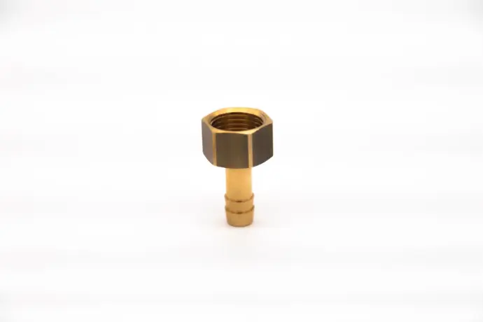 Embout de tuyau en laiton 10 mm femelle 1/2"